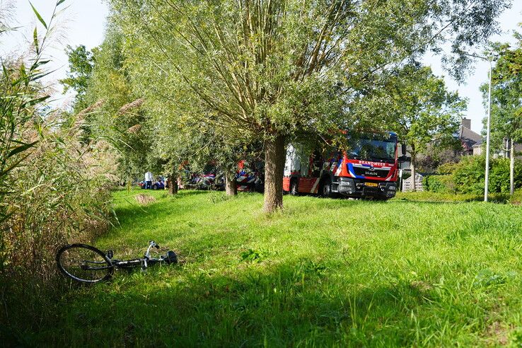Brandweer zoekt in vijver na vondst fiets