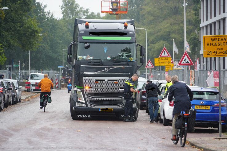 Fietser gewond bij aanrijding met vrachtwagen