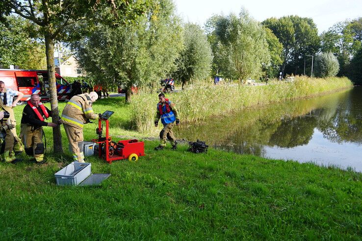 Brandweer zoekt in vijver na vondst fiets
