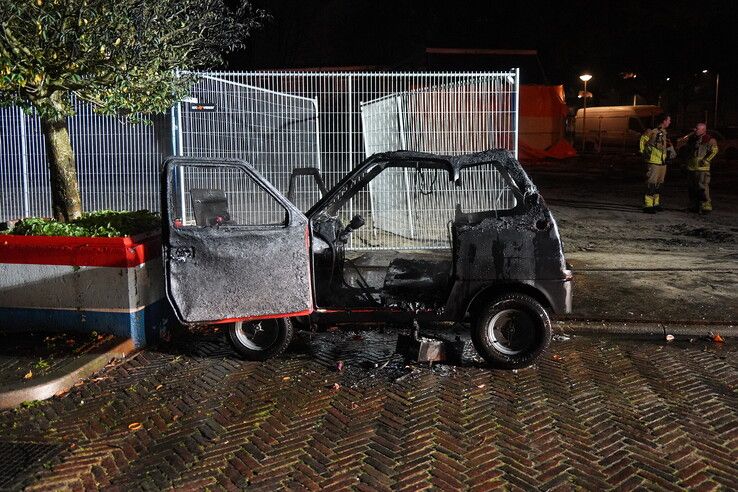 Brommobiel volledig uitgebrand