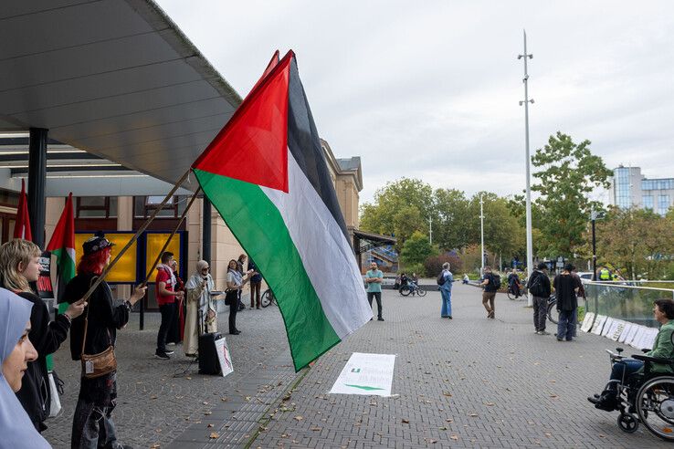 Ondanks meerdere oproepen tóch sit-in station Zwolle vanmiddag