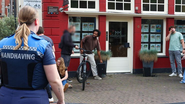 Opnieuw onrust rond straatpredikers: fietser rijdt in op speaker
